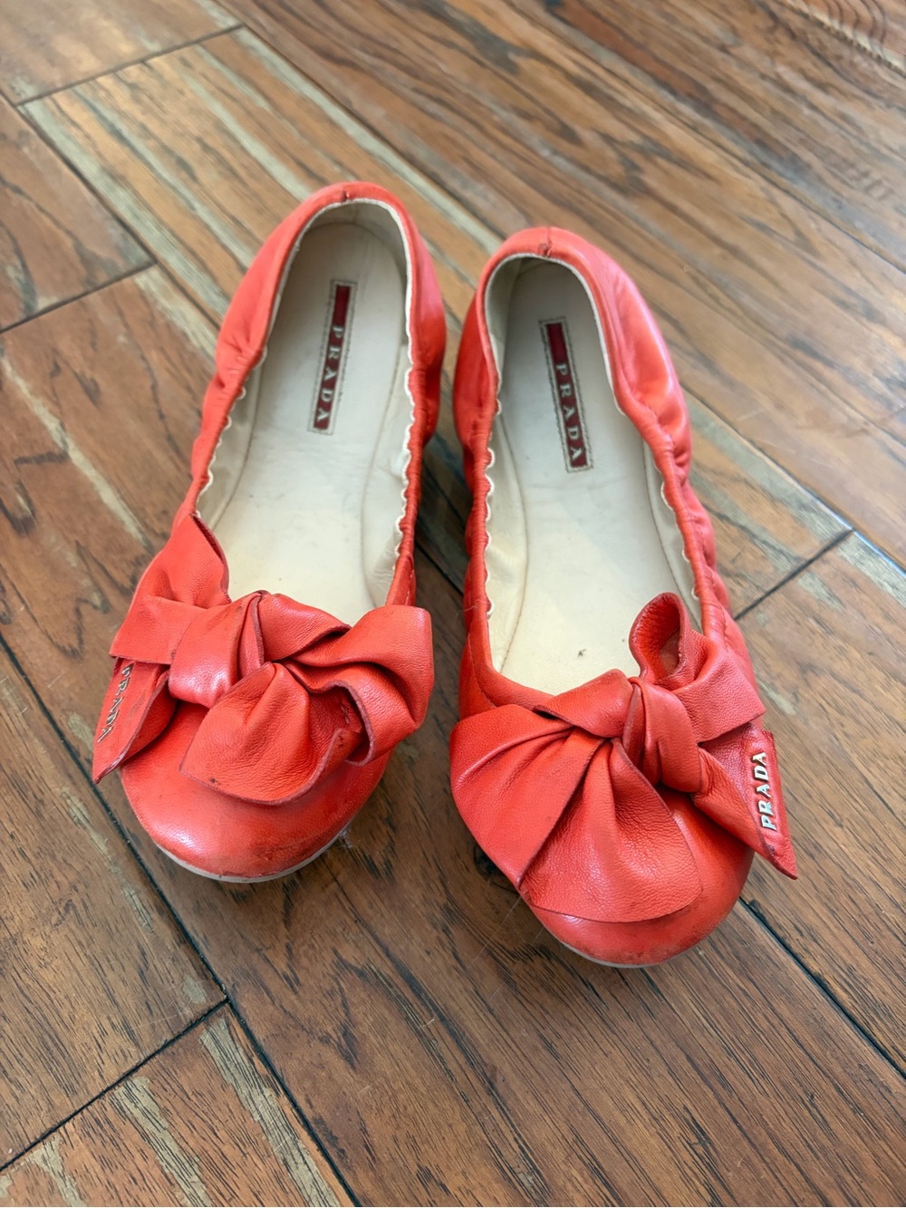 Prada Coral-Red Leather Bow Ballet Flats - Picture 3 of 4
